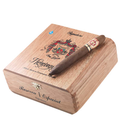 Сигары Arturo Fuente Hemingway Signature вид 3