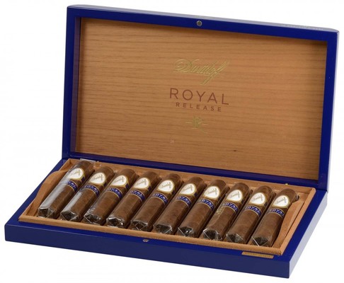 Подарочный набор сигар Davidoff Royal Release Robusto вид 2