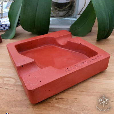Пепельница DYAD - Red Concrete Ashtray (Красная) вид 3