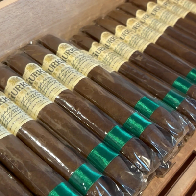 Подарочный набор сигар Gurkha Heritage Kingsman Figurado Natural Humidor вид 2