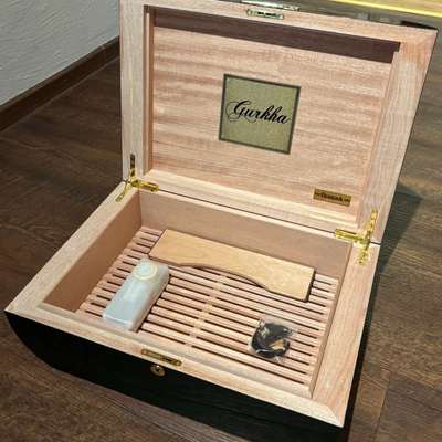 Подарочный набор сигар Gurkha Heritage Kingsman Figurado Natural Humidor вид 3