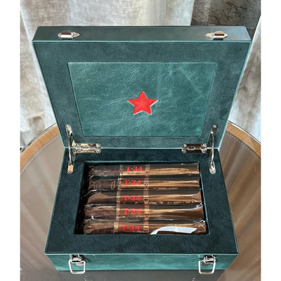 Подарочный набор сигар Siglo De Oro T-34 Piramides в кожаной коробке вид 3